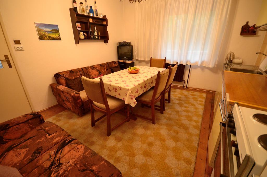 Guest House คอนยิค ภายนอก รูปภาพ