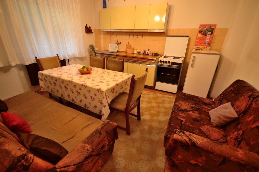 Guest House คอนยิค ภายนอก รูปภาพ