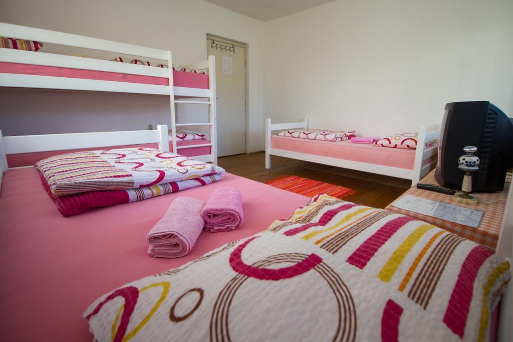 Guest House คอนยิค ภายนอก รูปภาพ
